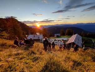 Sonnenaufgangswanderung auf die Laugenalm