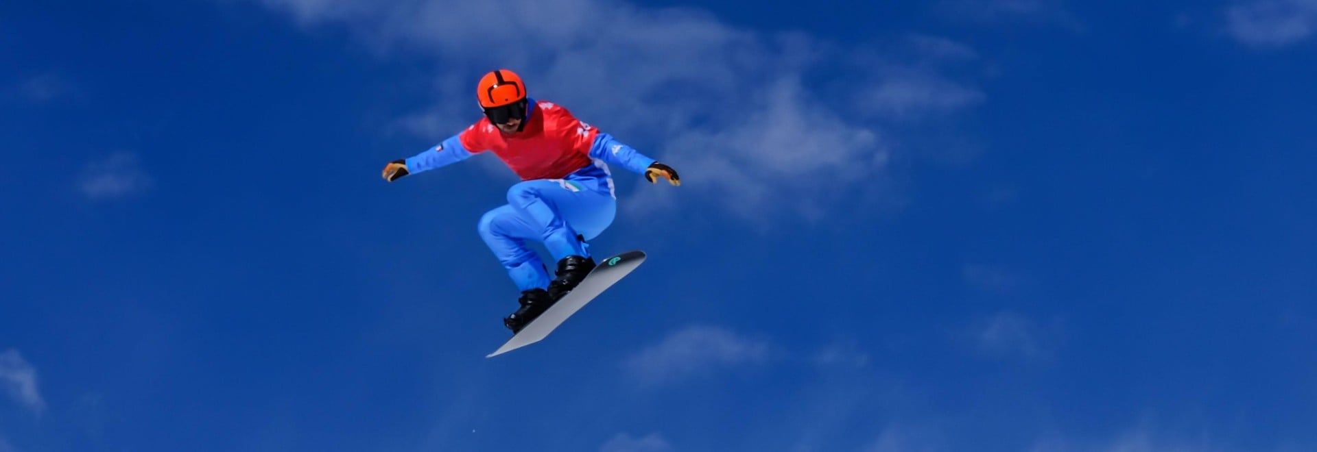 Omar Visintin auf seinem Board