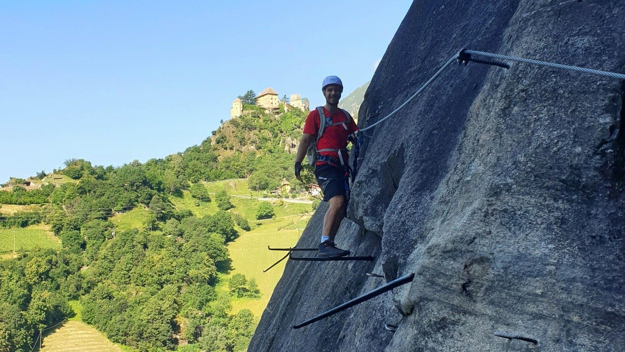 Omar beim Bergsteigen