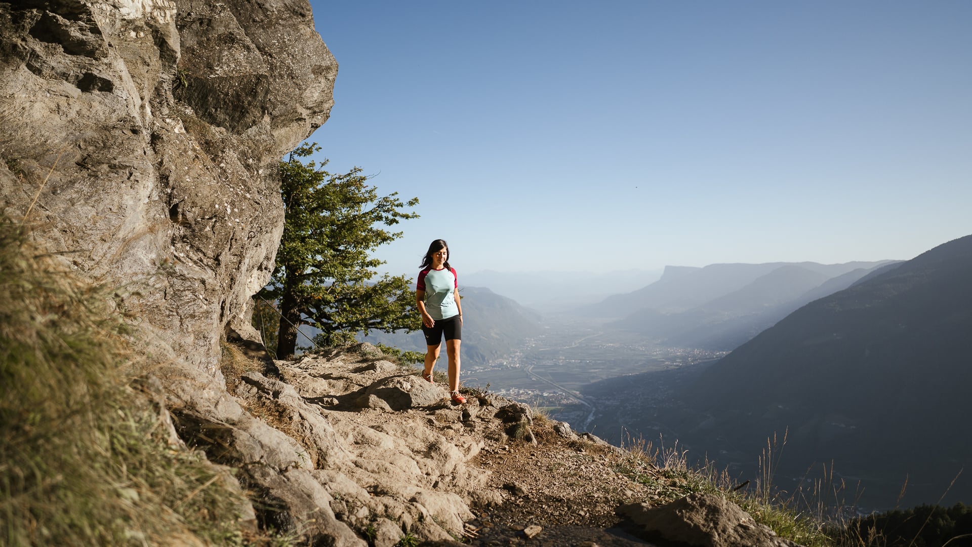 Silent trails, wide views