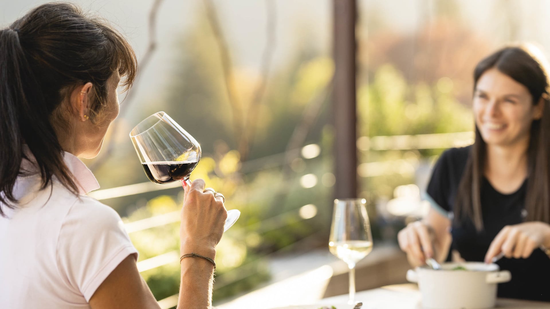 Beim Essen genießt es sich in Südtirol am besten