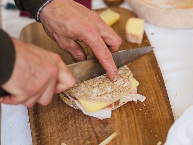 Frischer Käse aus eigener Produktion