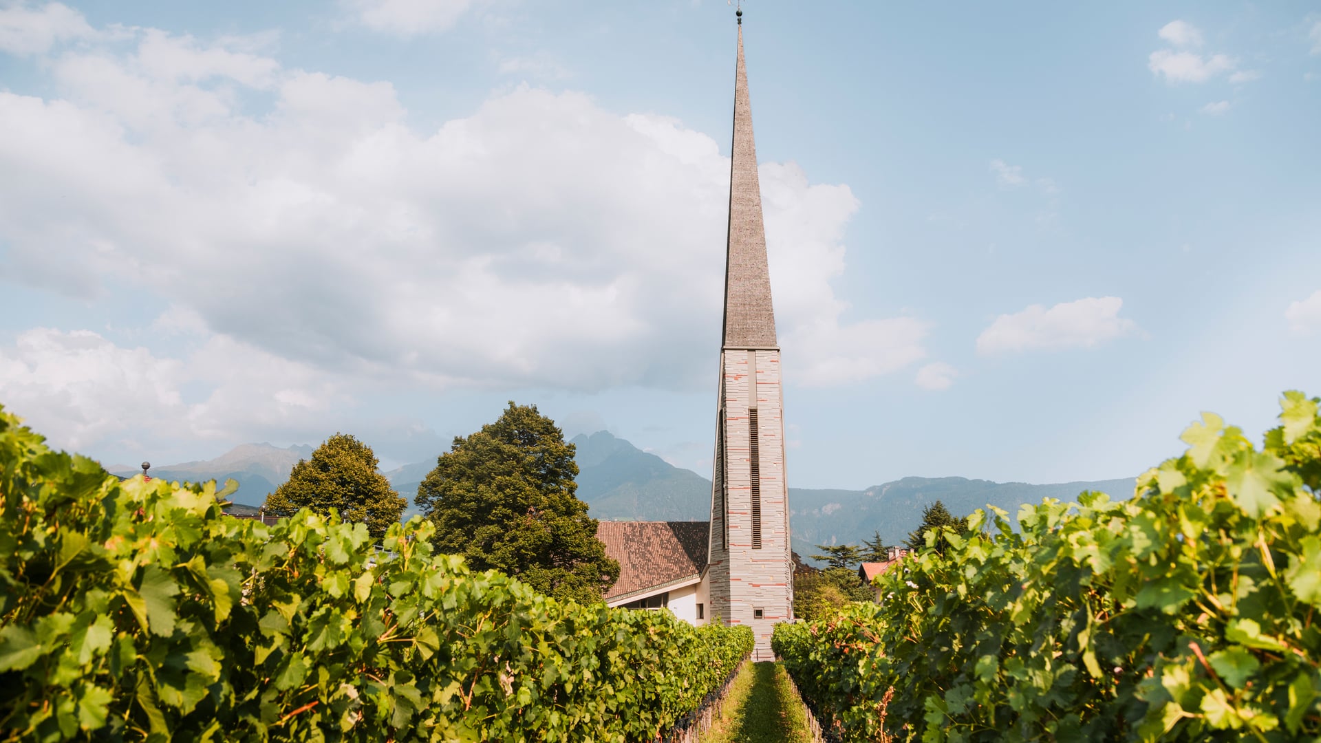 Discover the garden village Algund