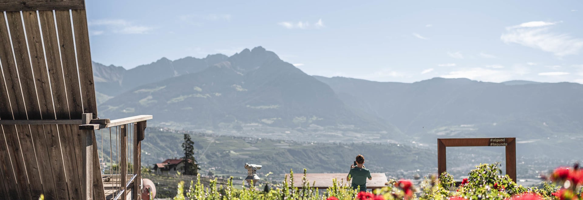Ein wahres Blütenmeer mit unfassbarem Ausblick
