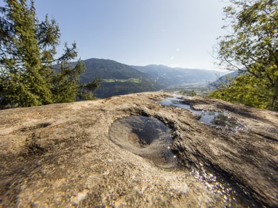 Schalensteine in Algund, Richtung Vellau