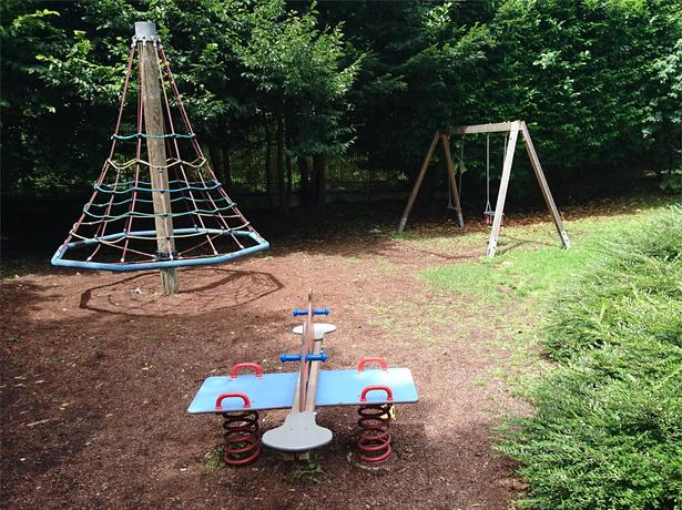 Der Spielplatz bei der Gemeinde Algund