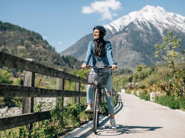 Radfahren entlang der Etsch
